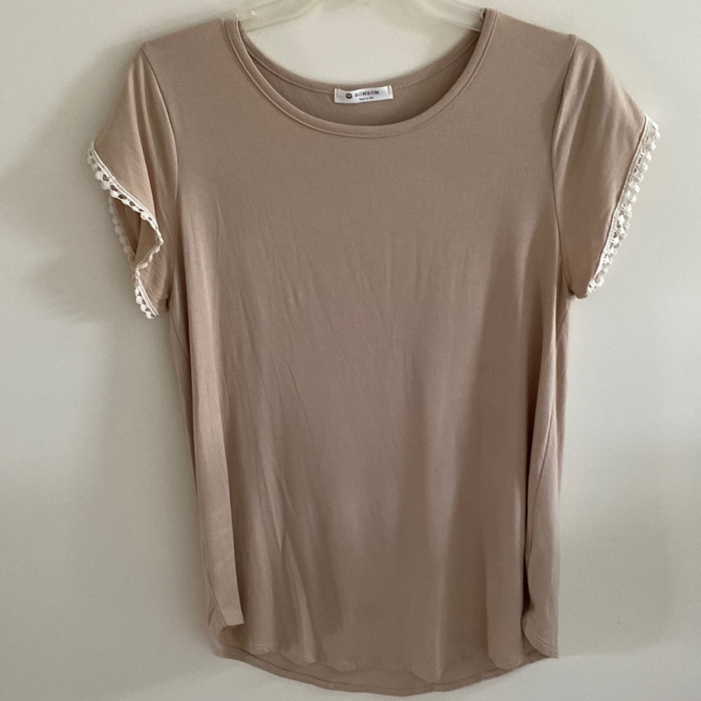 BomBom Tan Embroidered Lace Trim Short Sleeves